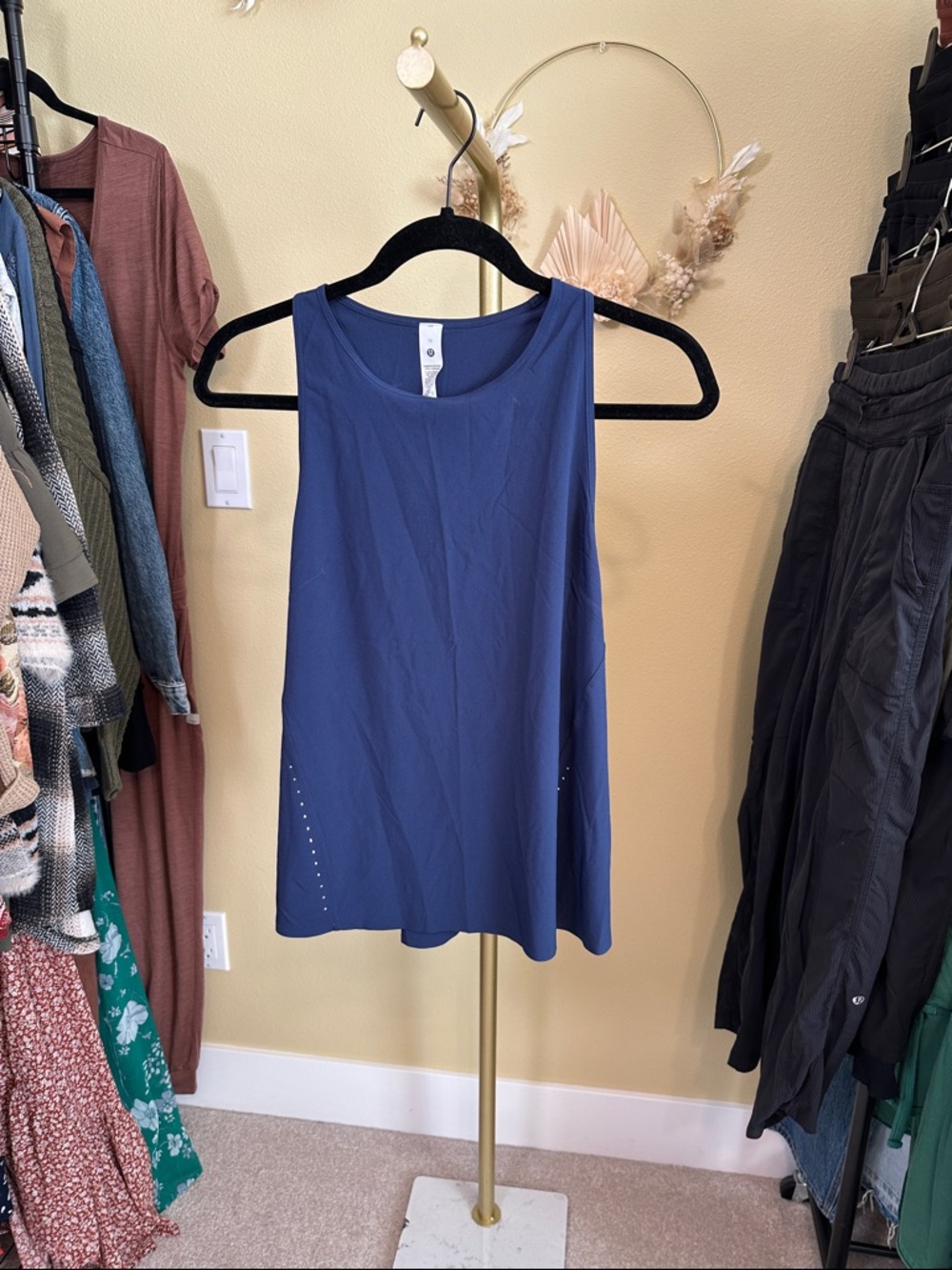 36. Lululemon Lightweight Stretch Run tank